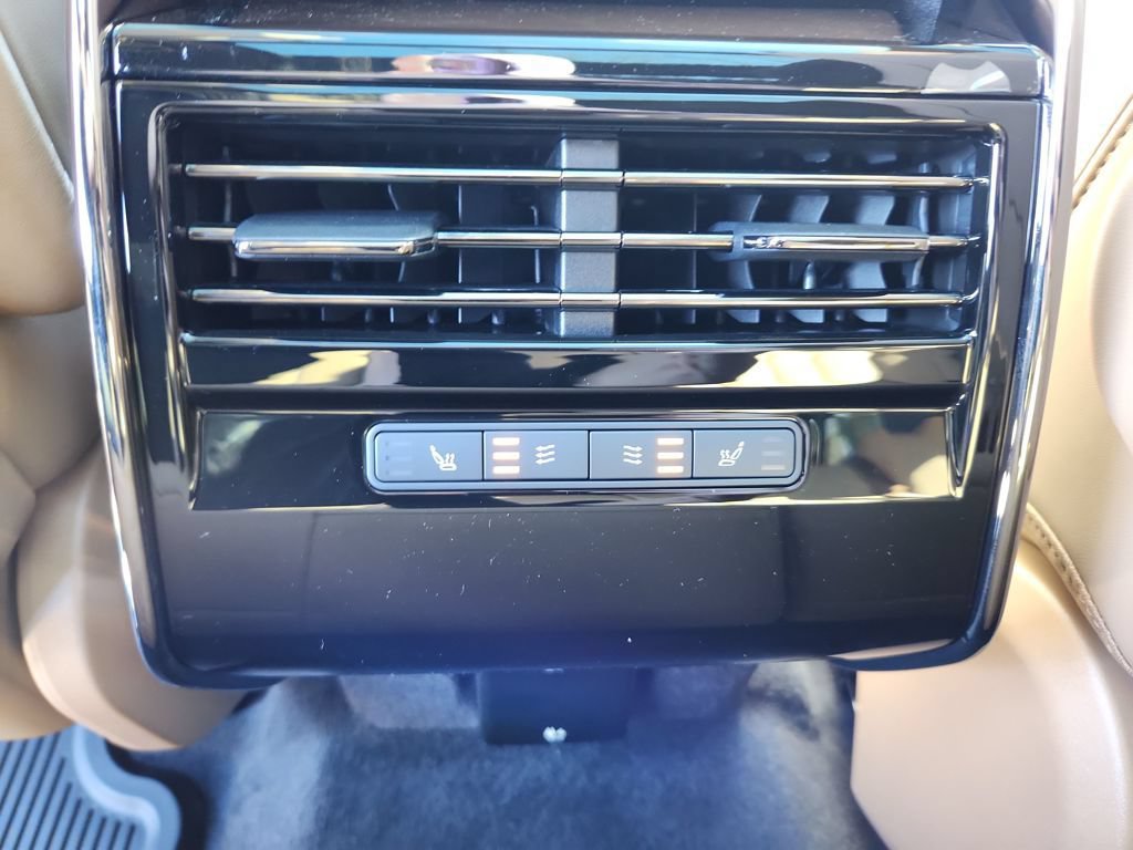 Used 2026 Land Rover Range Rover Sport SE AWD/4WD image 26