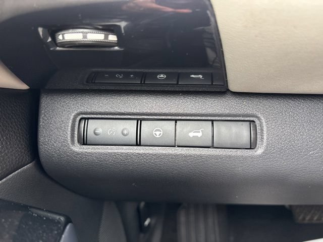 Used 2022 Nissan Pathfinder SV w/ SV Premium Package AWD/4WD image 15