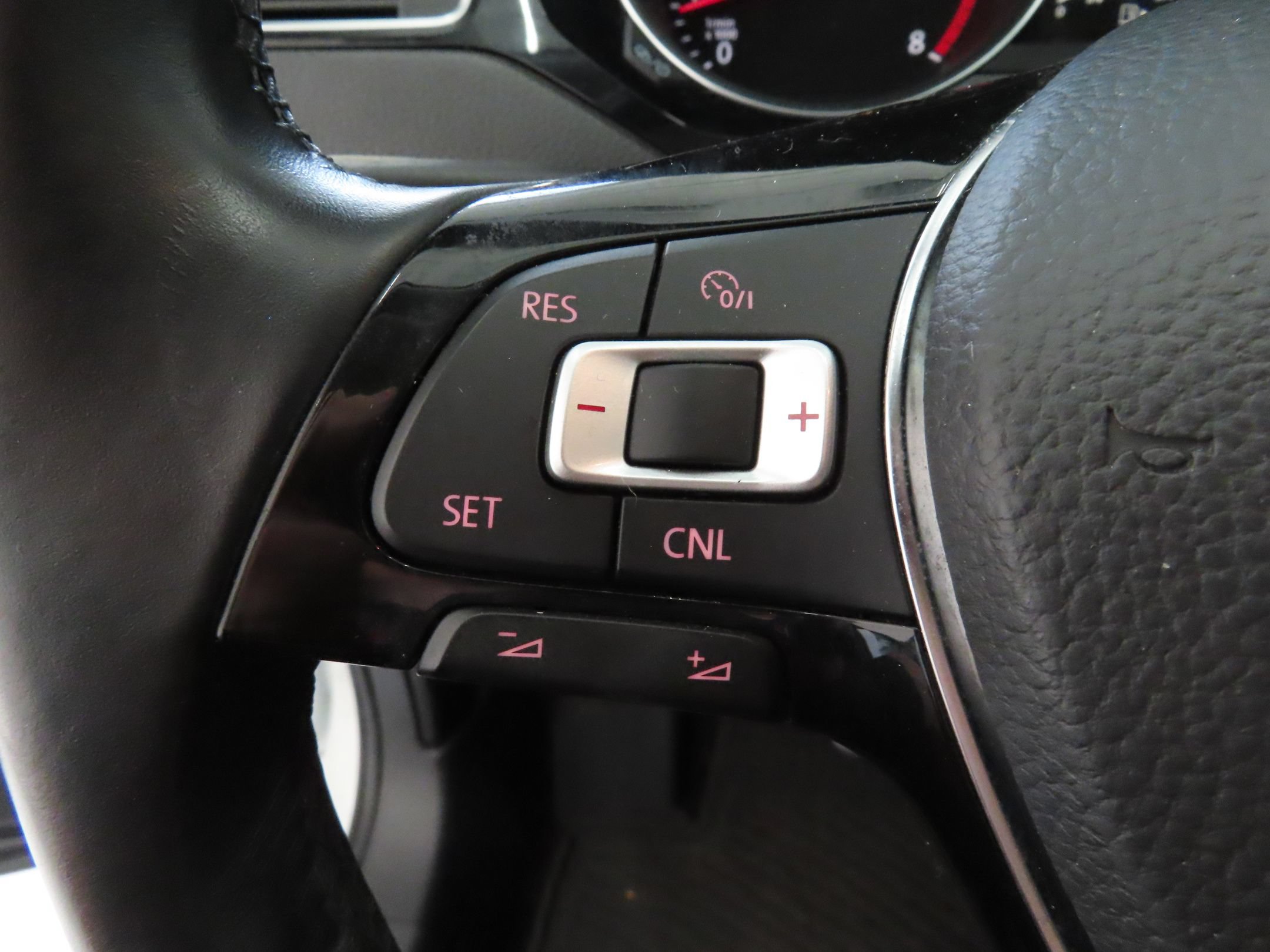 Used 2016 Volkswagen Jetta SEL FWD image 13