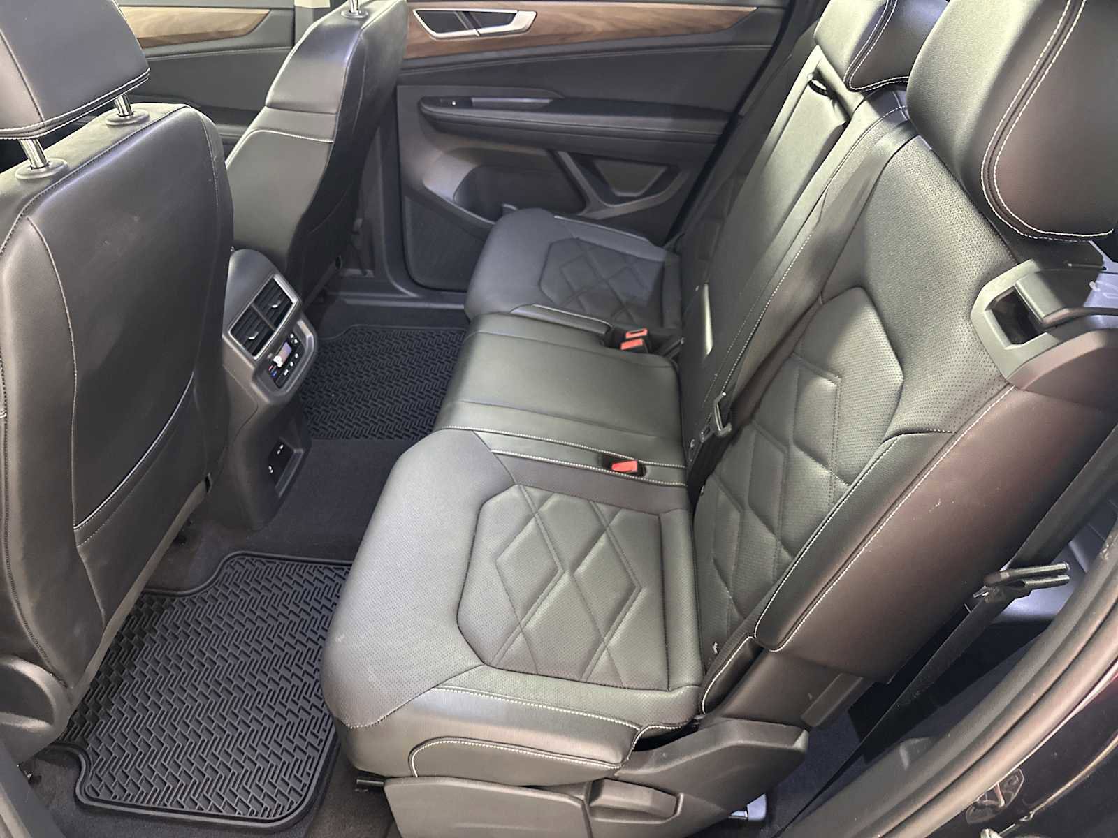 Used 2024 Volkswagen Atlas SE image 22