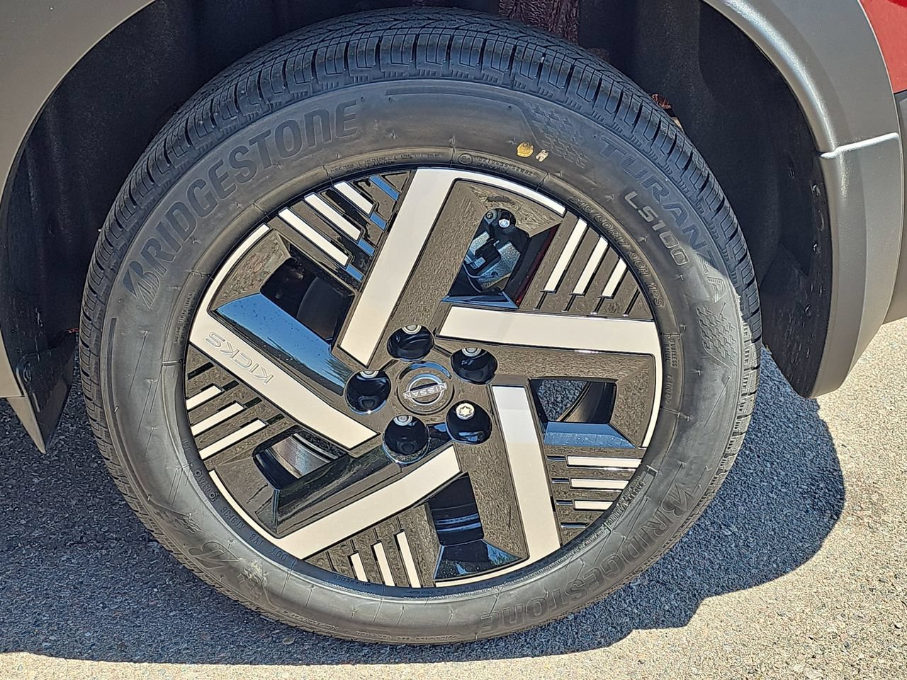 New 2026 Nissan Kicks SV w/ Cold Weather Package FWD image 12