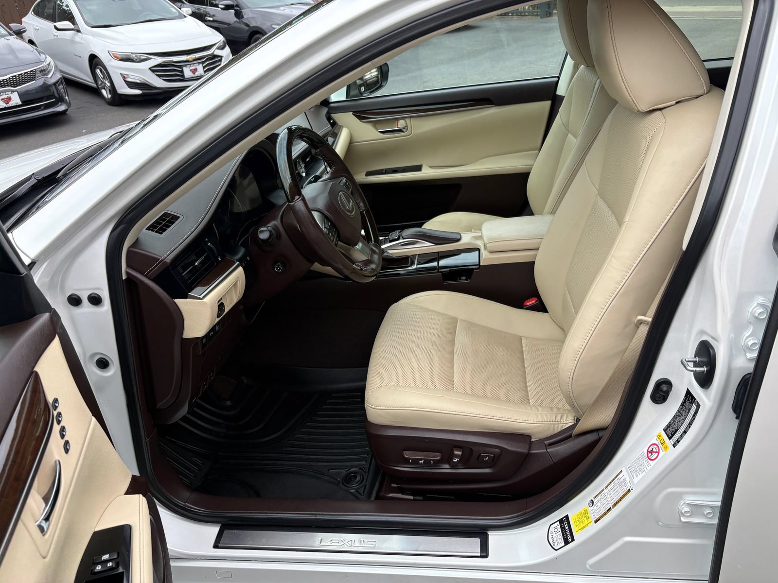 Used 2018 Lexus ES 350 w/ Navigation System Package FWD image 9