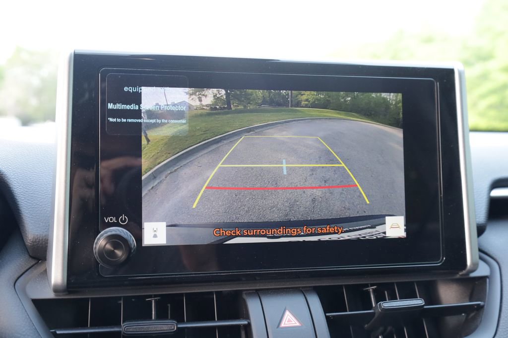 Used 2025 Toyota RAV4 LE image 27