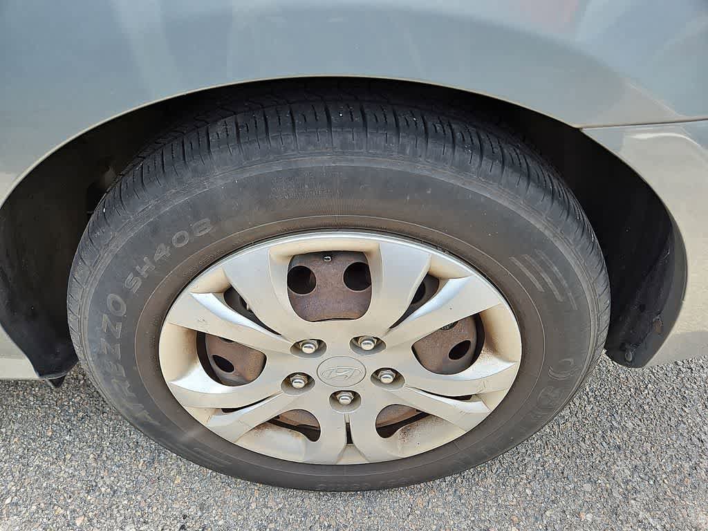 Used 2010 Hyundai Elantra GLS FWD image 6