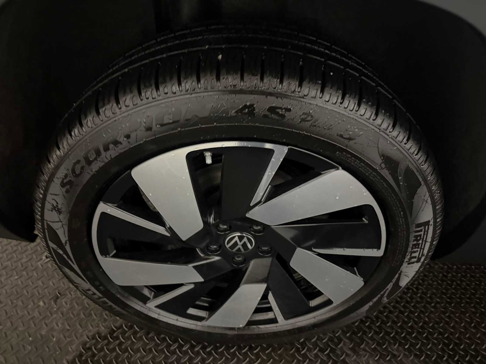 Certified 2024 Volkswagen Atlas Cross Sport SE image 13