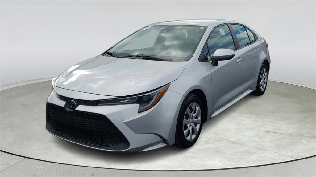 Used 2022 Toyota Corolla LE image 3