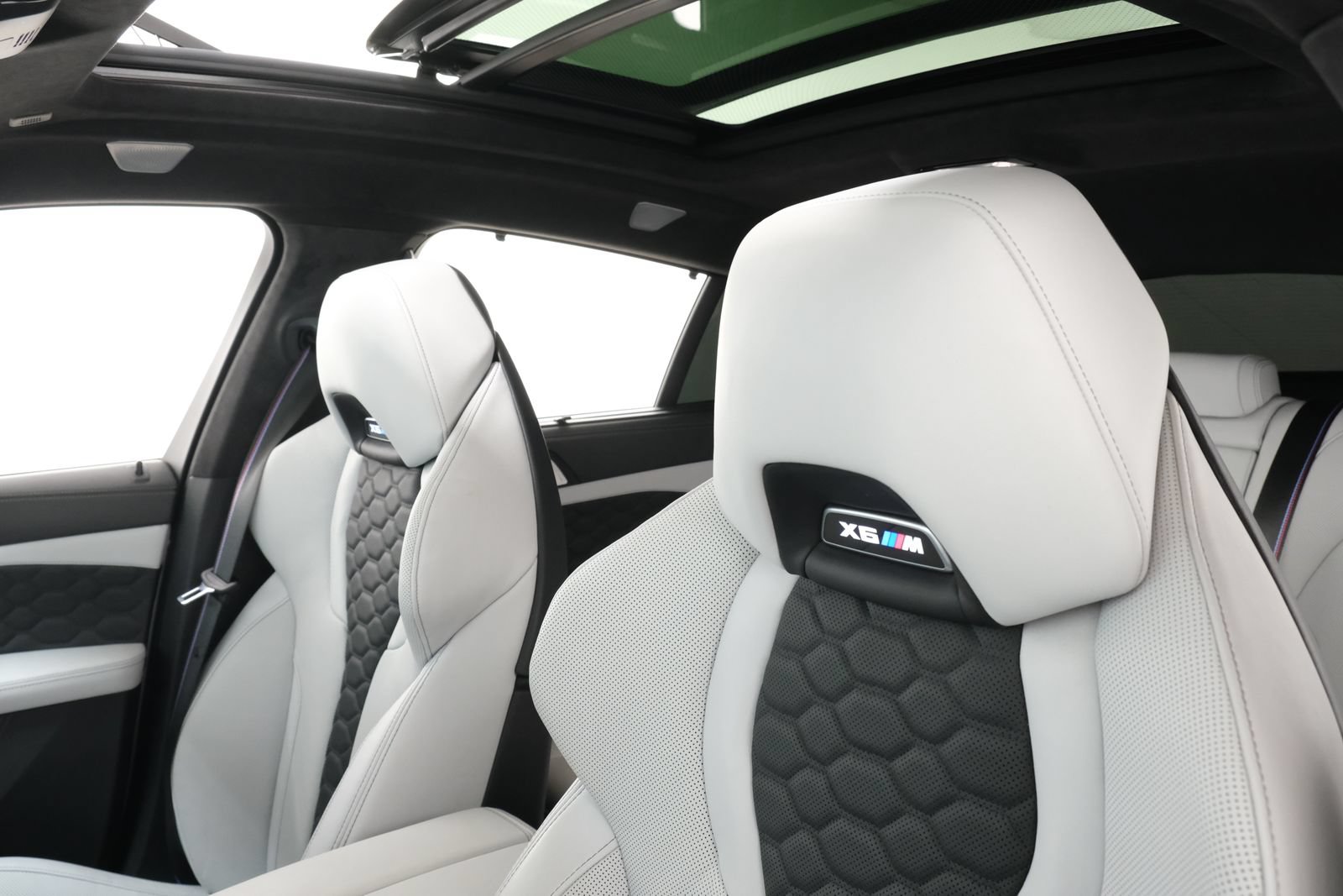 Used 2024 BMW X6 M Competition w/ Executive Package AWD/4WD image 30