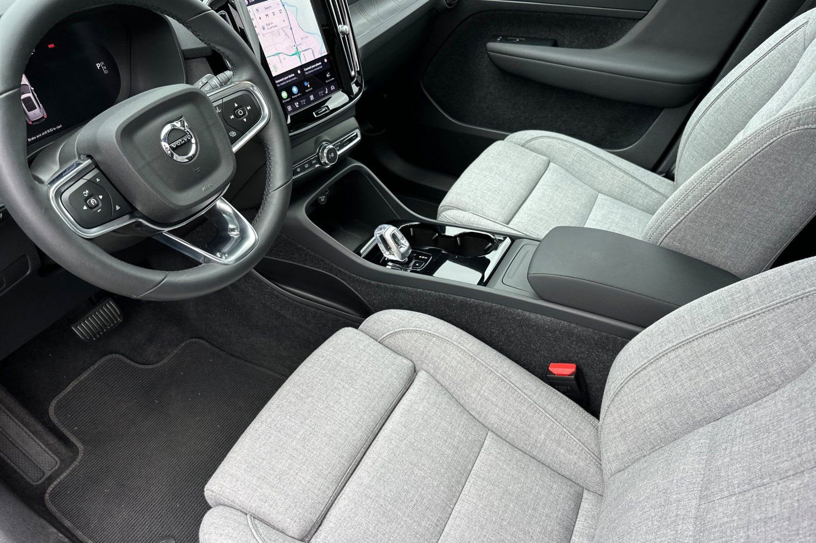 Used 2023 Volvo XC40 Recharge Ultimate image 9