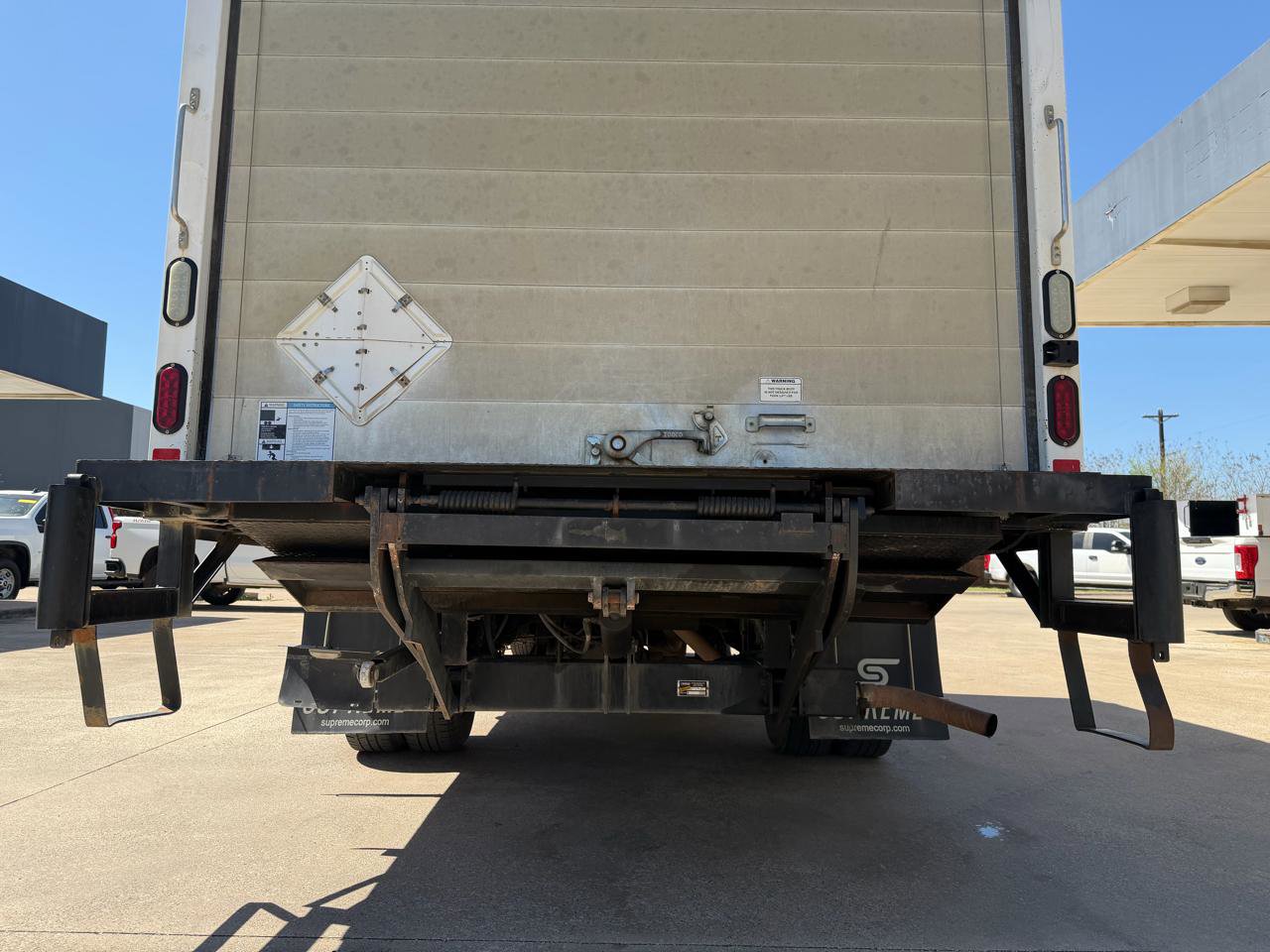 Used 2017 Chevrolet Express 3500 RWD image 16