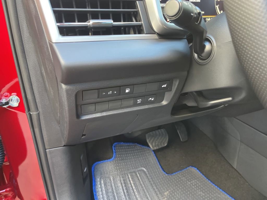 New 2025 Mitsubishi Outlander SE image 40