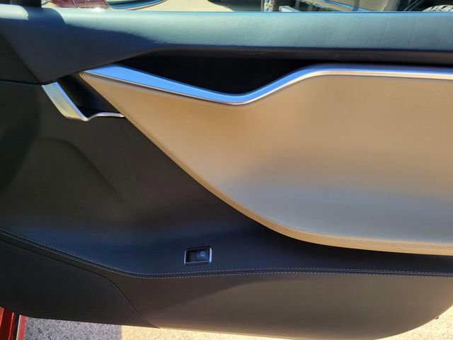 Used 2016 Tesla Model S 90D image 6