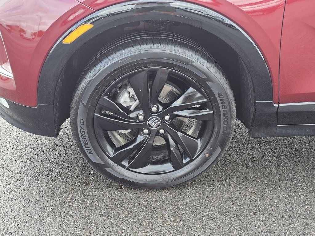 Used 2024 Buick Encore GX Sport Touring image 9