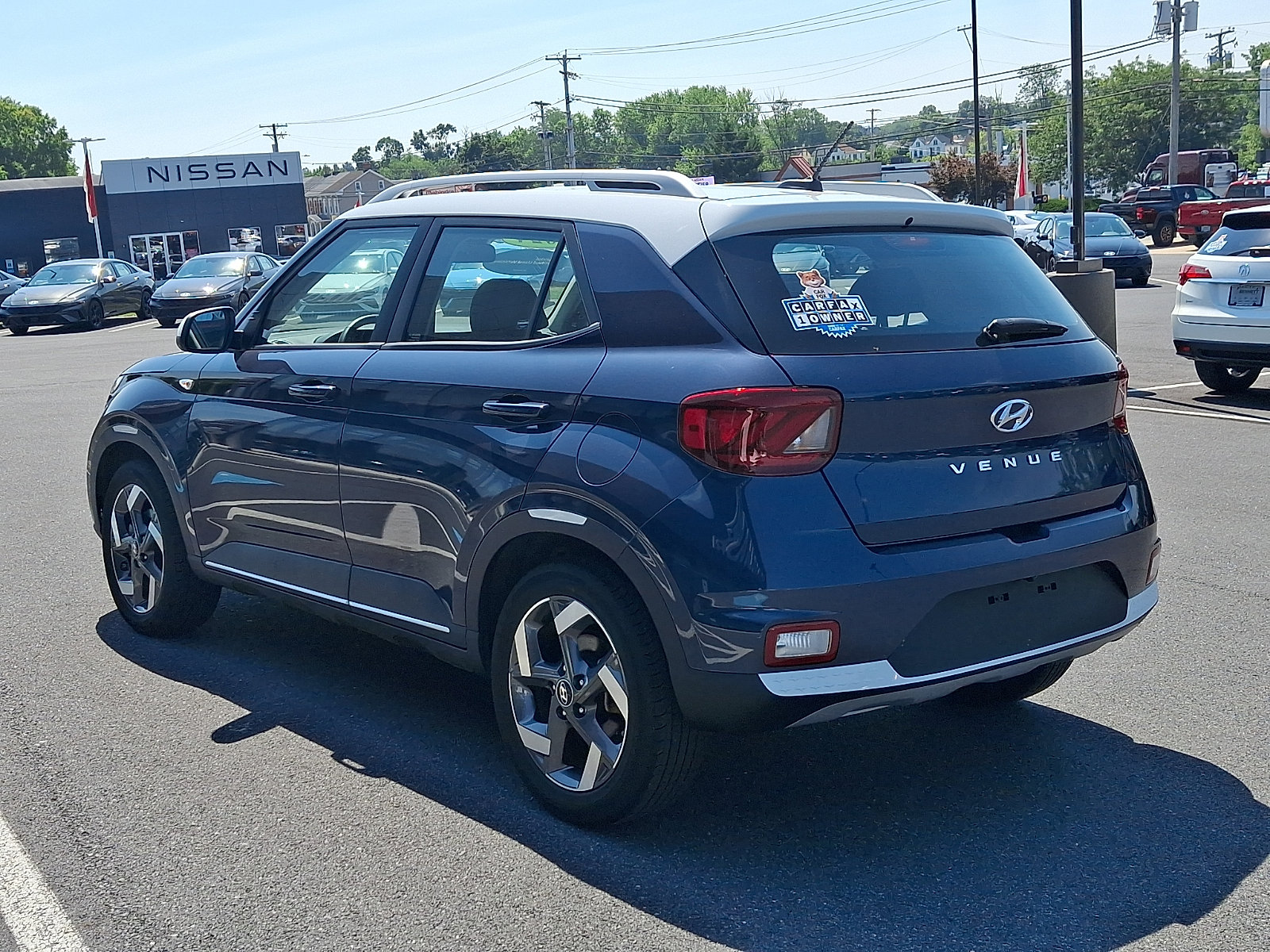 Used 2024 Hyundai Venue Limited FWD image 4