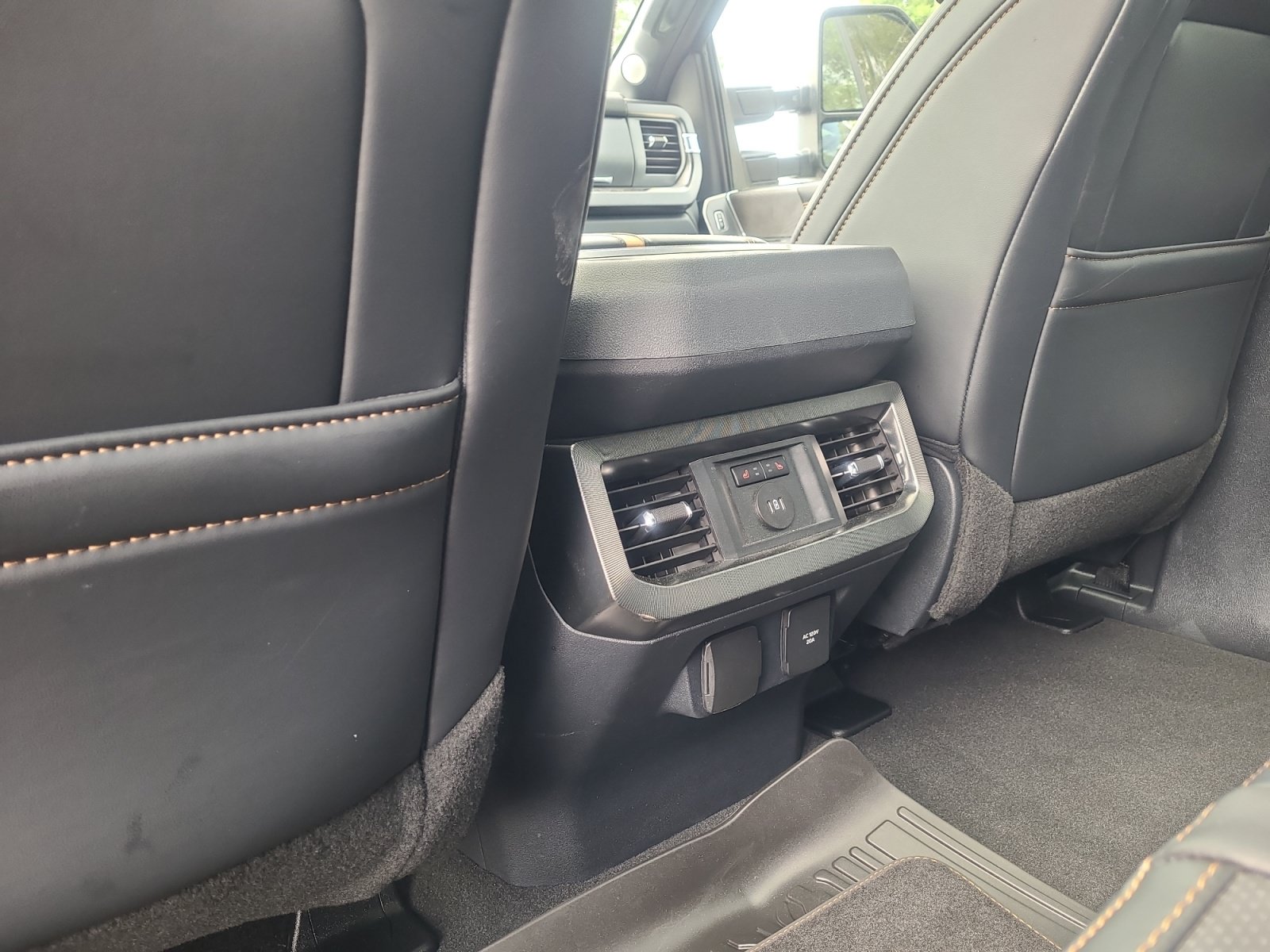 Certified 2024 Ford F350 Platinum w/ Tremor Off-Road Package AWD/4WD image 32