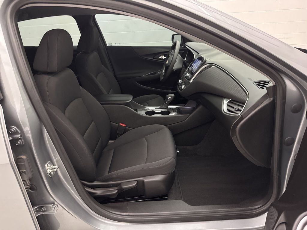 Used 2024 Chevrolet Malibu LT image 37