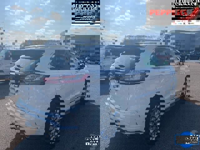 Used 2024 Ford Edge Titanium w/ Titanium Elite Package image 6