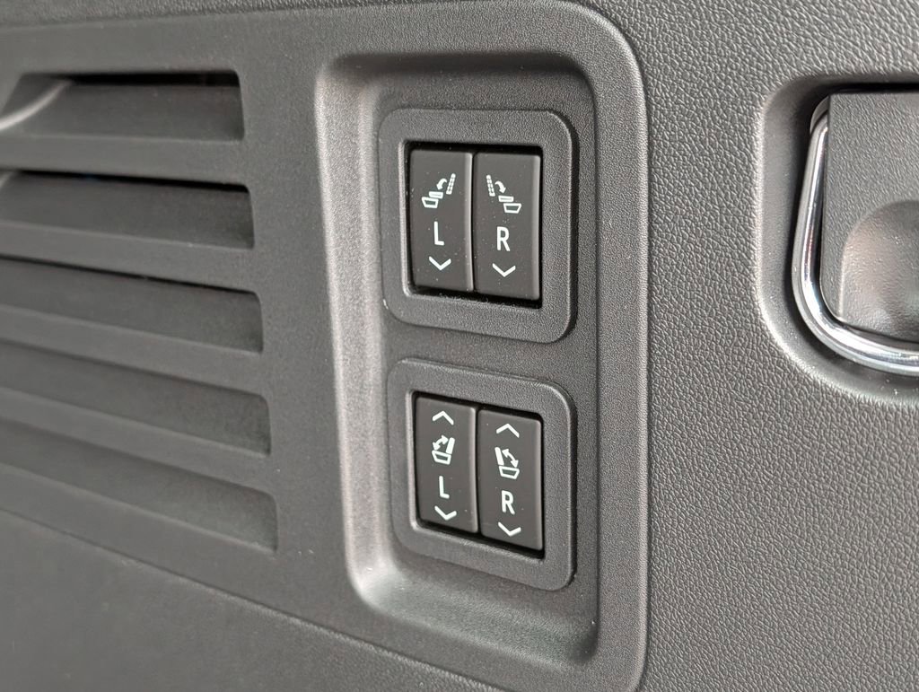 New 2026 GMC Acadia Denali Ultimate w/ LPO, Floor Liner Package AWD/4WD image 30