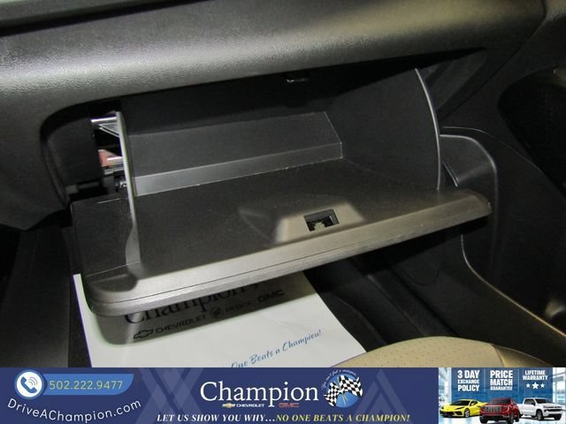 Used 2025 Chevrolet Trax LT FWD image 29