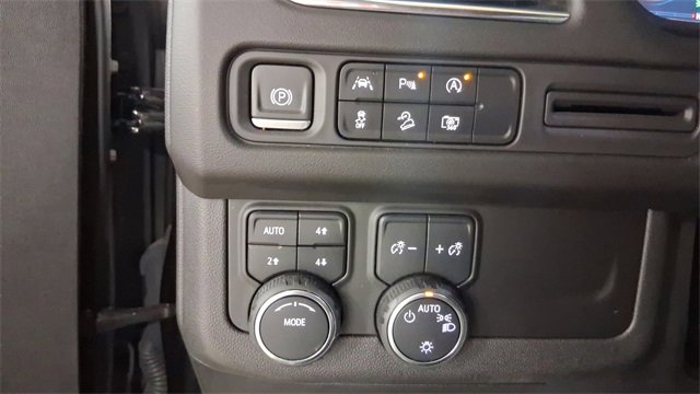 Used 2023 Chevrolet Tahoe Z71 w/ Luxury Package image 34