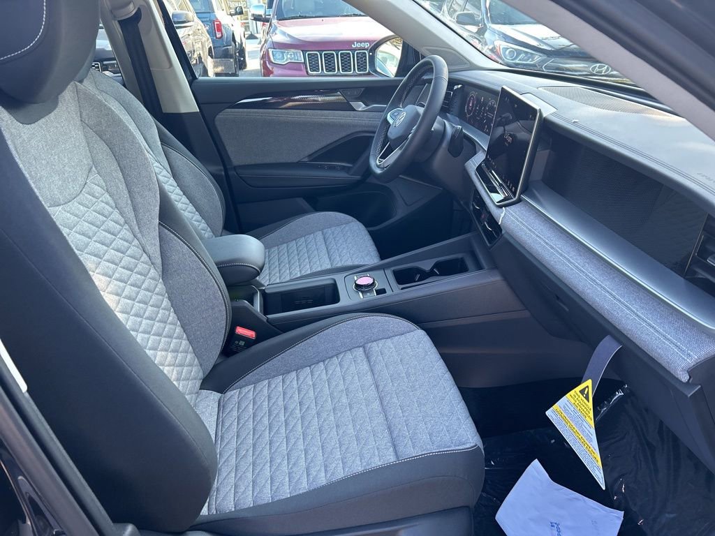 New 2026 Volkswagen Tiguan S FWD image 30