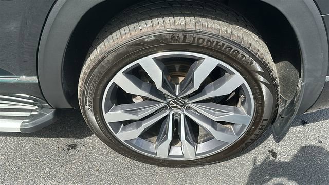 Used 2021 Volkswagen Atlas SEL R-Line w/ Atlas Adventure Package AWD/4WD image 39