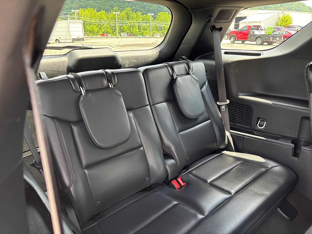 Used 2025 Ford Explorer ST-Line AWD/4WD image 28