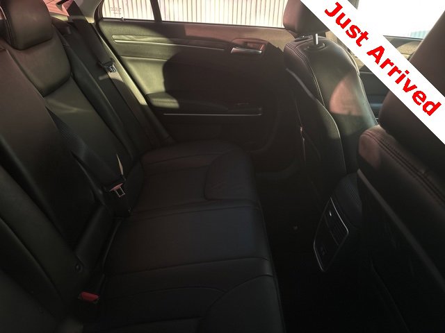 Used 2022 Chrysler 300 Touring L image 10