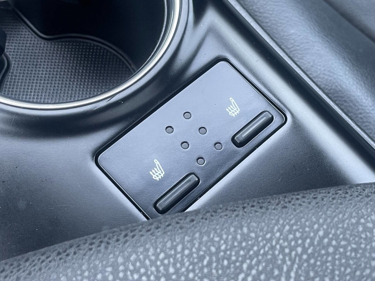 Used 2020 Toyota Camry XSE image 31