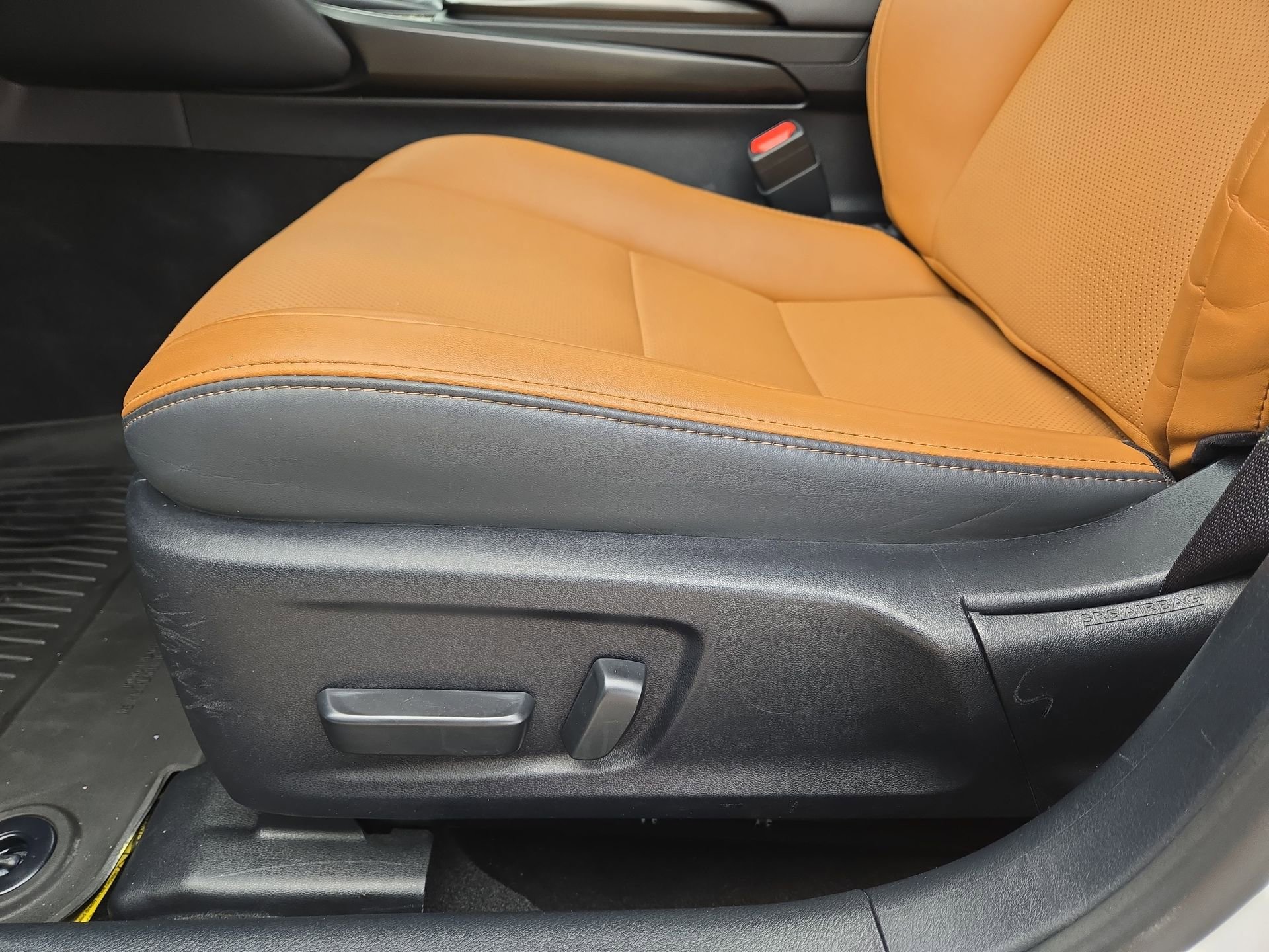 Used 2023 Lexus IS 300 w/ Comfort Package image 17