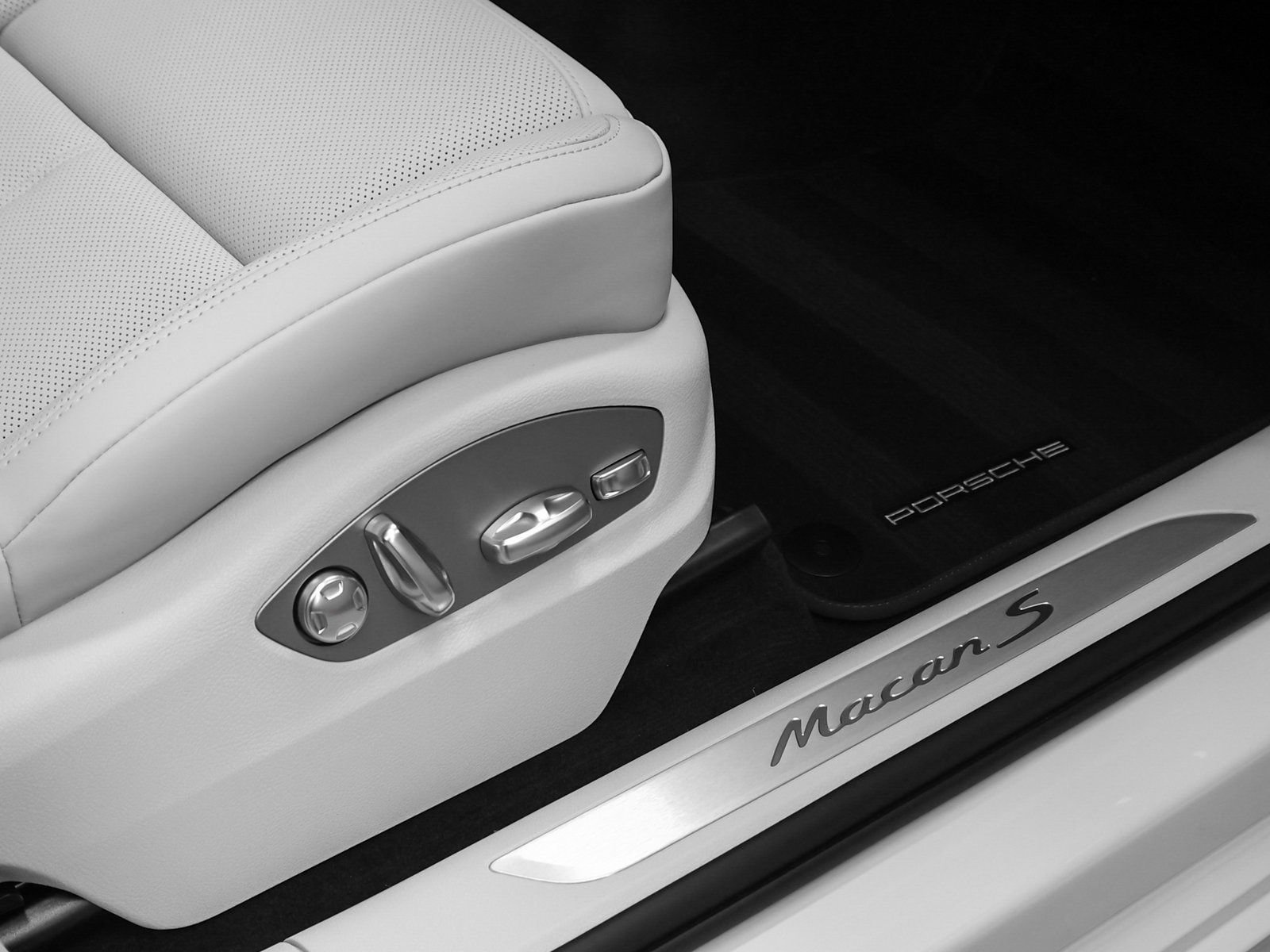 New 2026 Porsche Macan S image 23