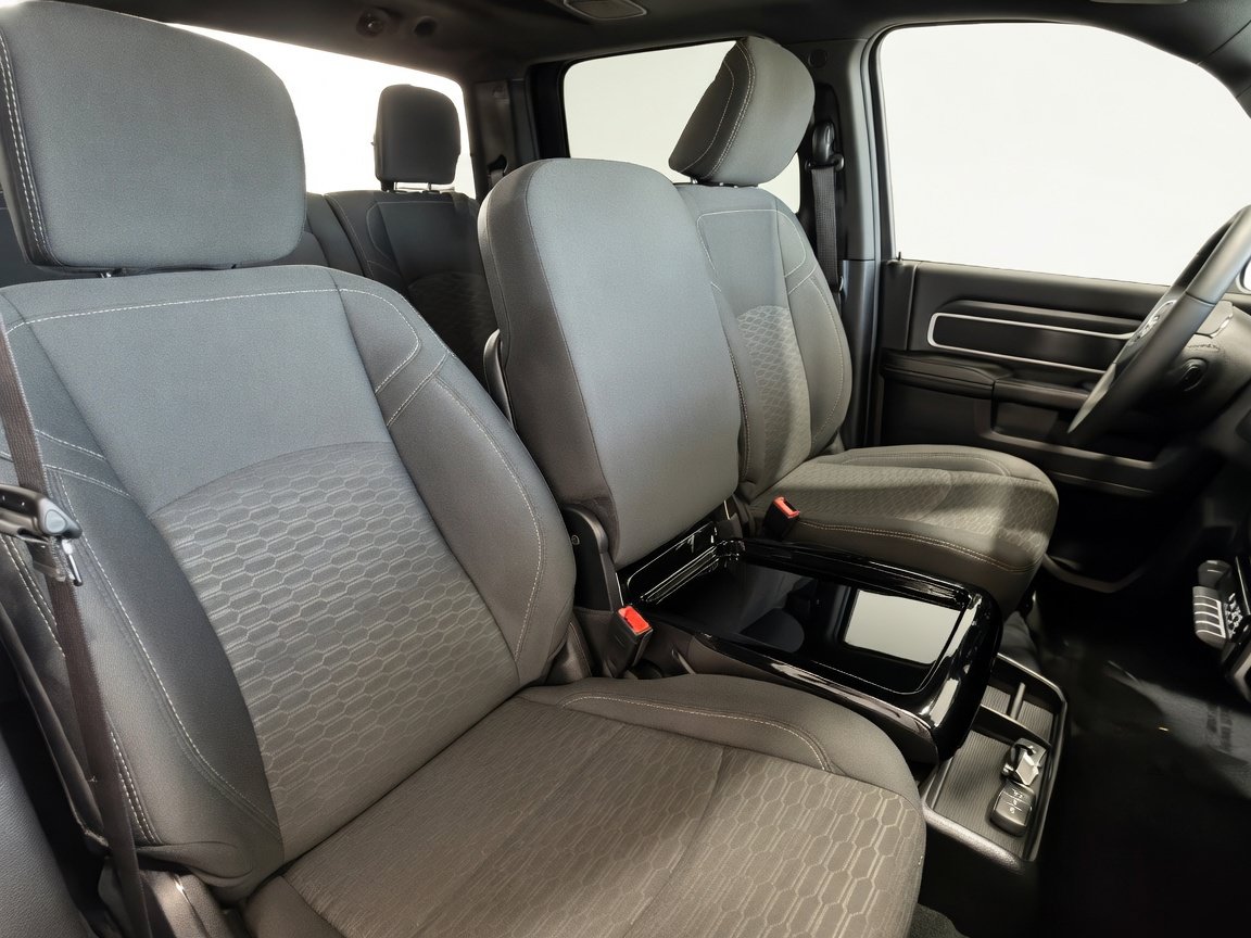 Used 2025 RAM 2500 Big Horn AWD/4WD image 17