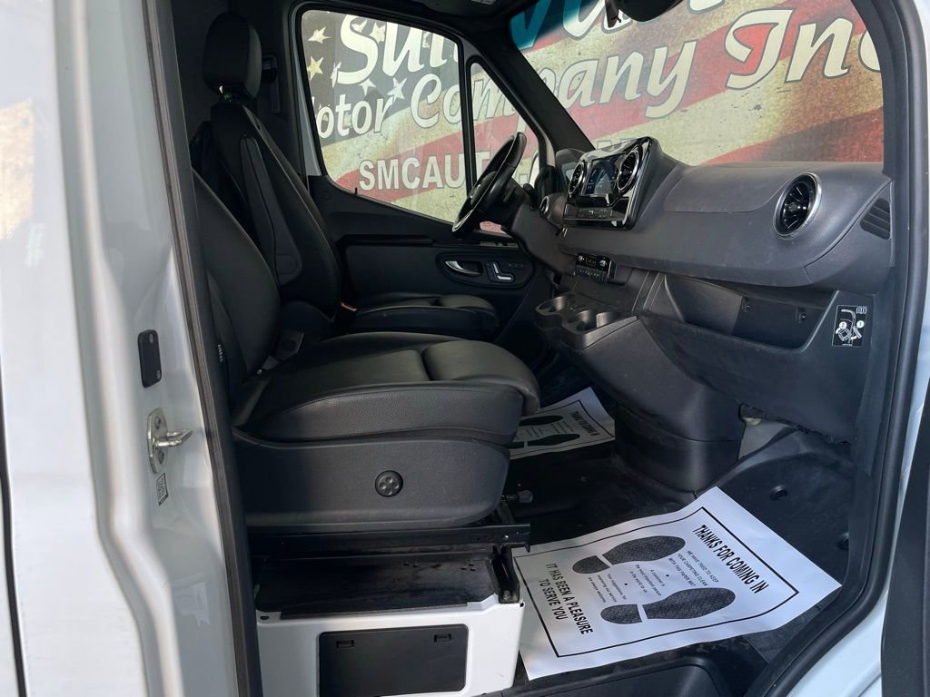 Used 2022 Mercedes-Benz Sprinter 3500 image 13