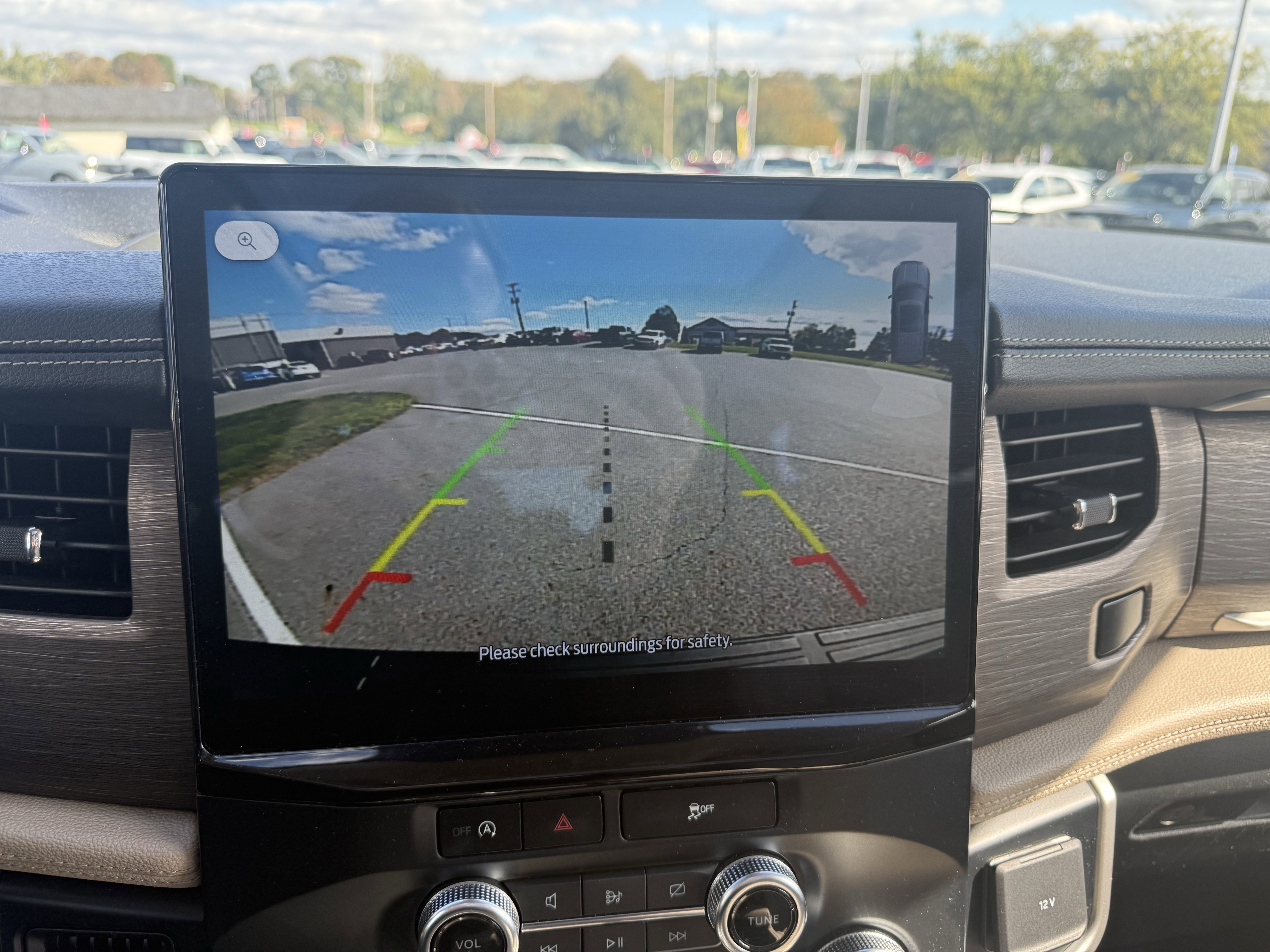 Used 2024 Ford Expedition Limited image 24