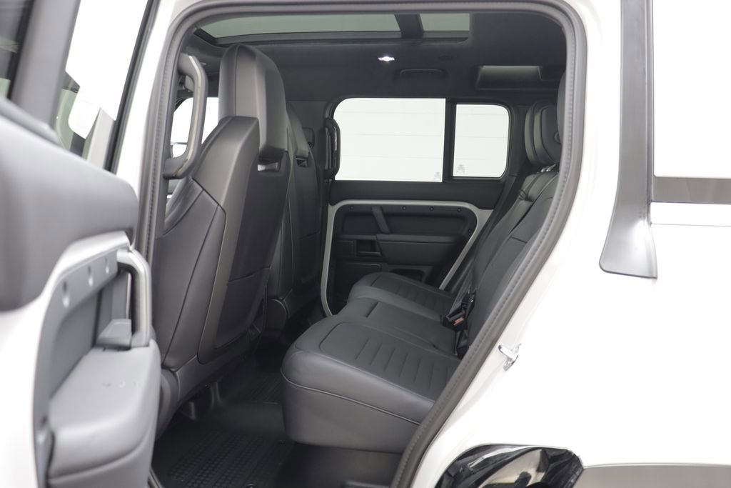 New 2026 Land Rover Defender 110 OCTA AWD/4WD image 18