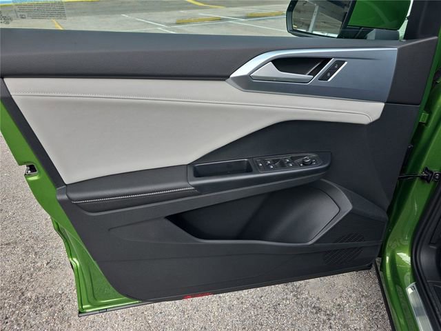 New 2026 Volkswagen Taos SE FWD image 13