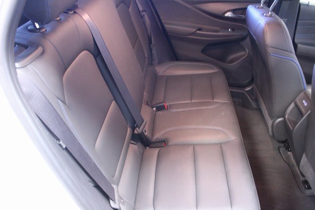 Used 2025 Buick Envista Sport Touring image 9