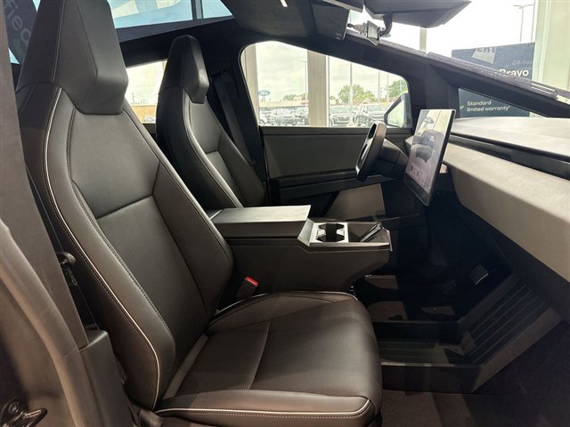 Used 2024 Tesla Cybertruck AWD Crew Cab image 29
