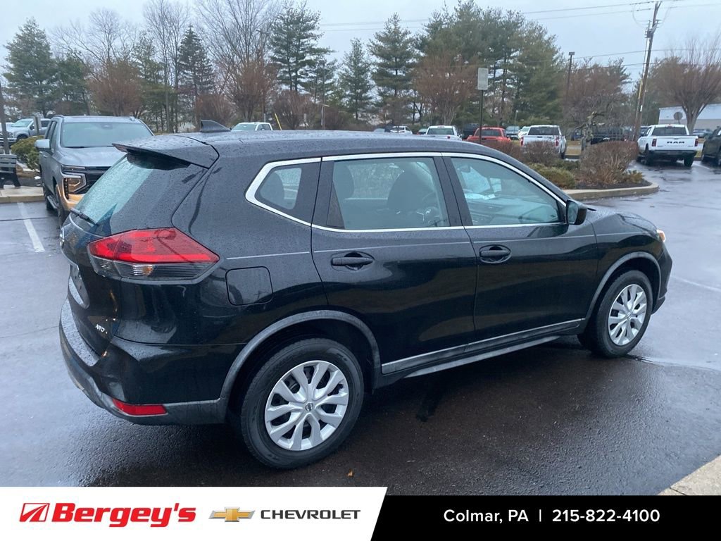 Used 2018 Nissan Rogue S image 3