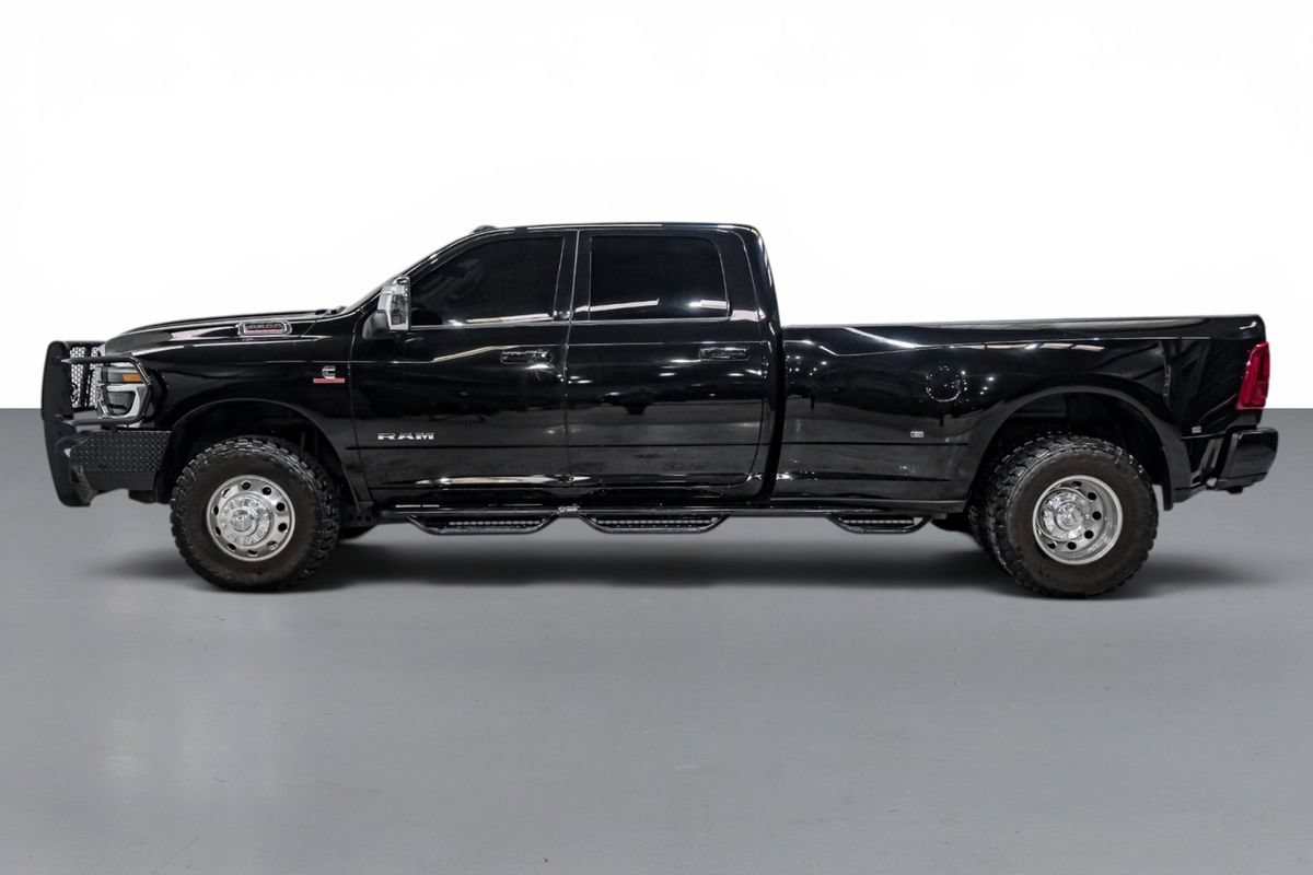 Used 2026 RAM 3500 Laramie AWD/4WD image 9