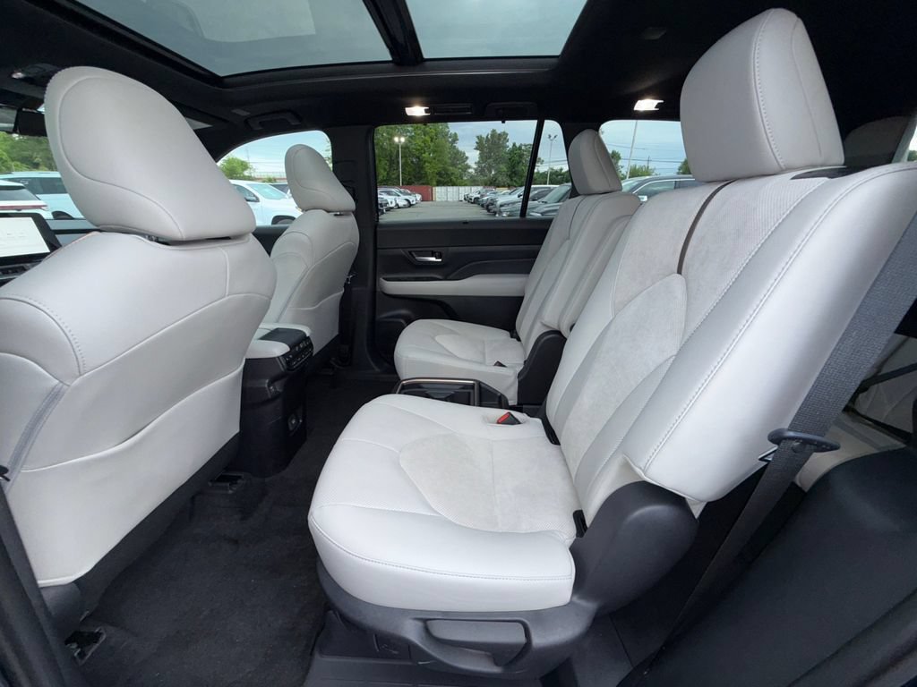 Used 2026 Toyota Grand Highlander AWD Hybrid image 24