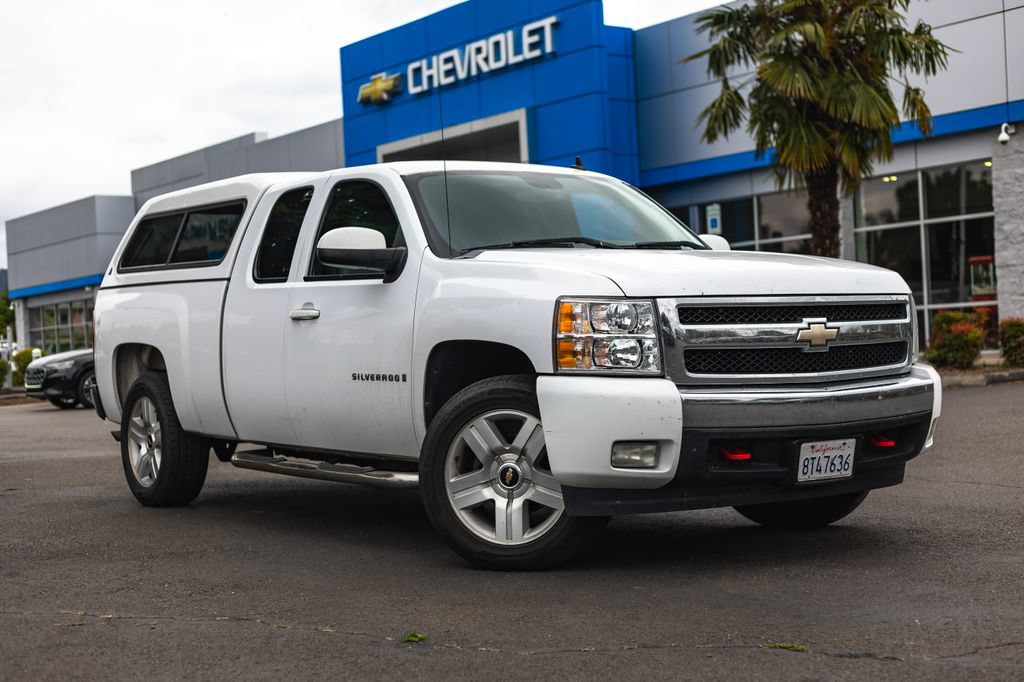 Used 2008 Chevrolet Silverado 1500 LT w/ California Package RWD image 1