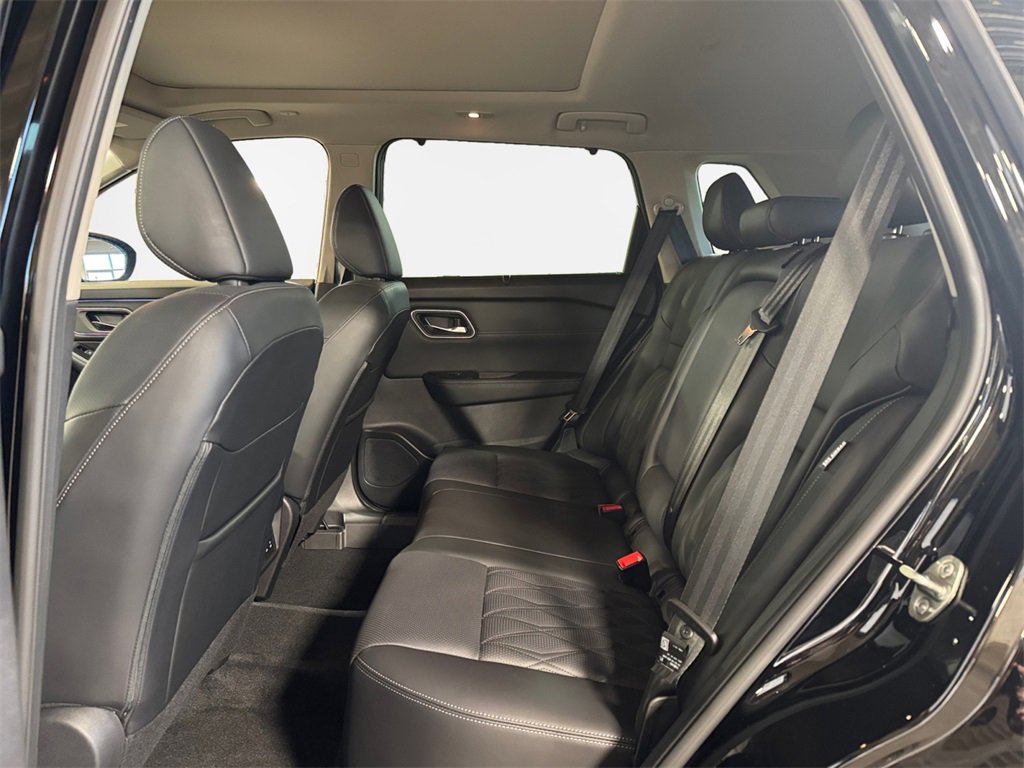 Used 2024 Nissan Rogue Platinum w/ Platinum Premium Package image 24