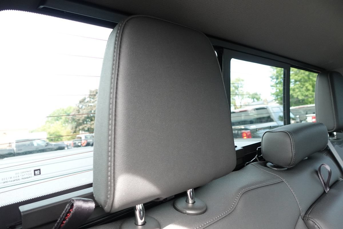 Used 2025 GMC Sierra 1500 Elevation w/ Elevation Premium Package AWD/4WD image 34