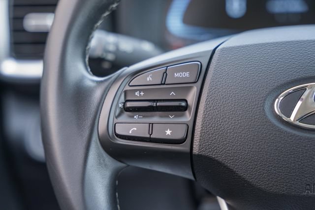Used 2024 Hyundai Venue SEL FWD image 32