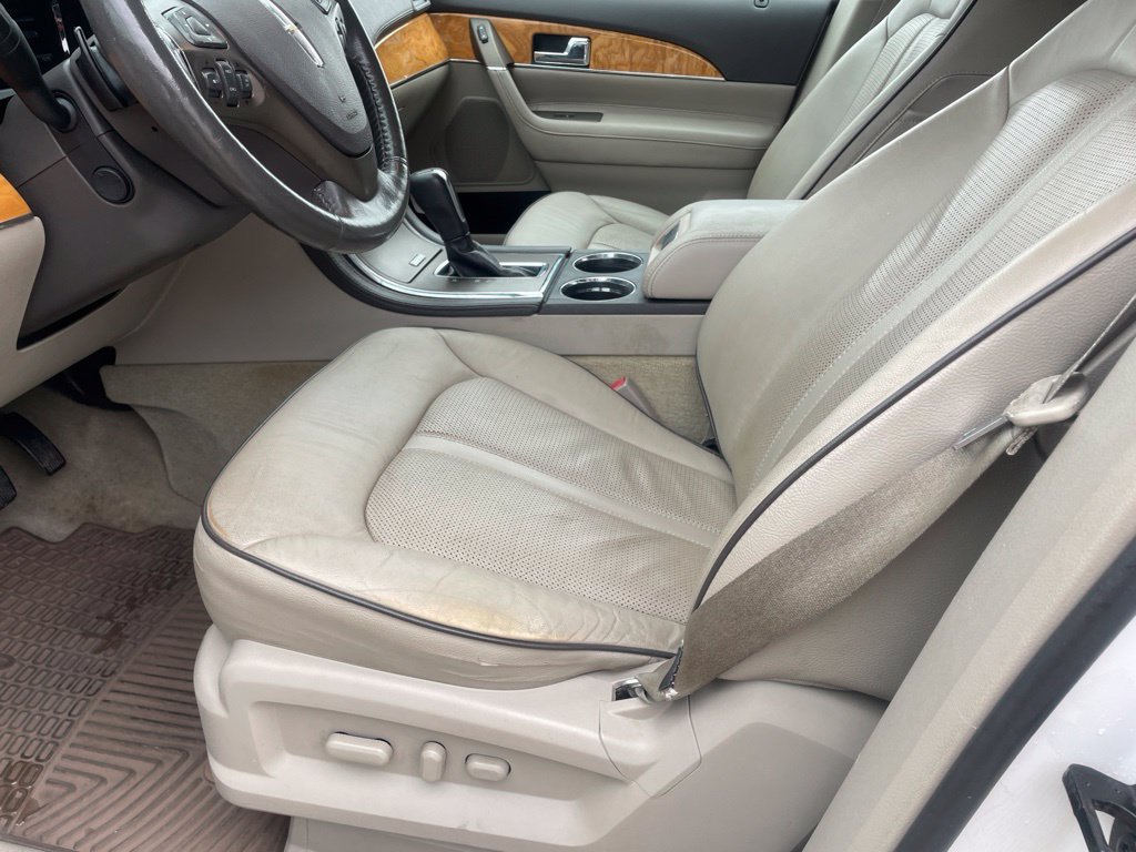 Used 2015 Lincoln MKX FWD w/ Equipment Group 102A image 9