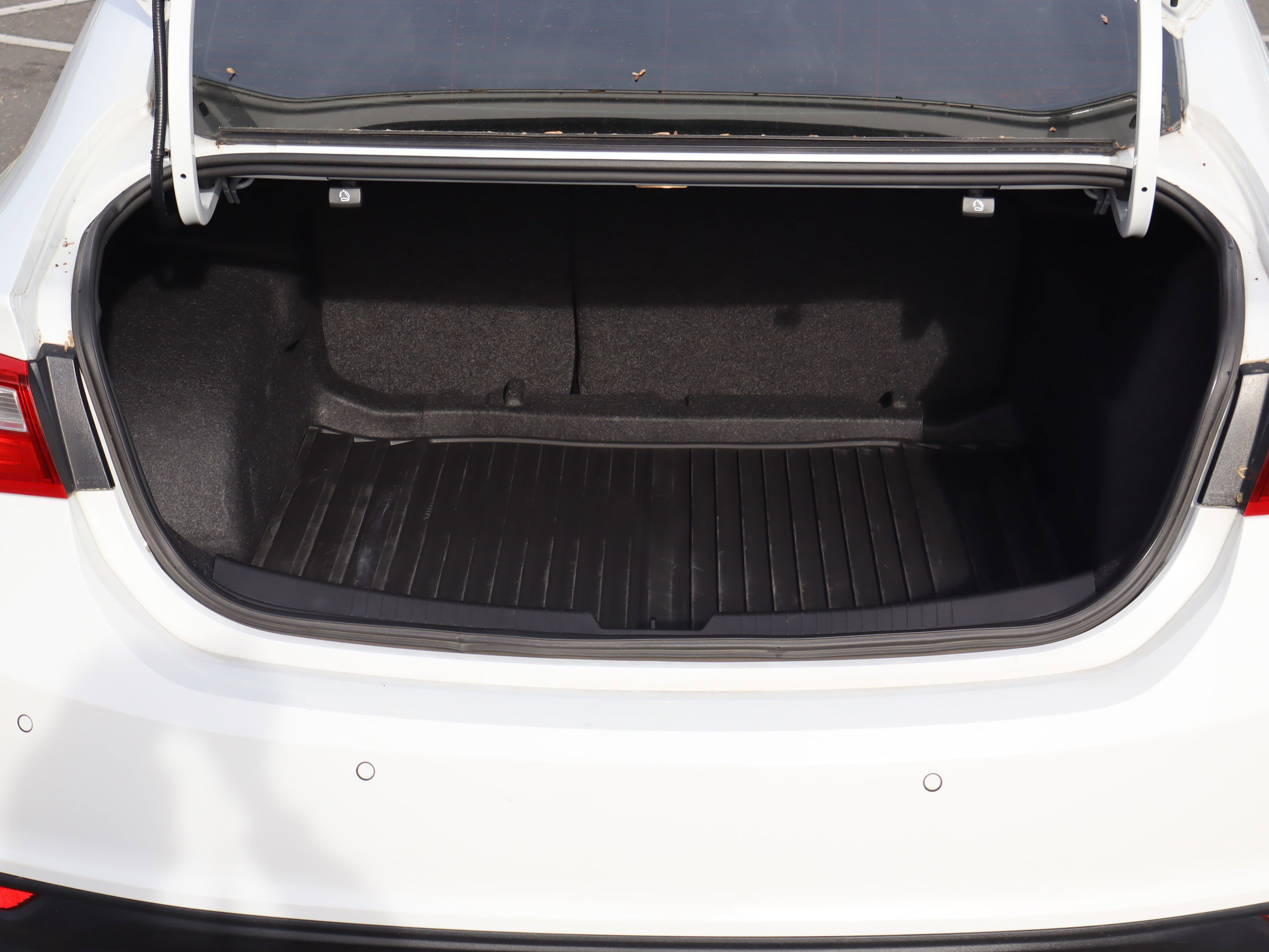 Used 2024 Chevrolet Malibu LT image 33