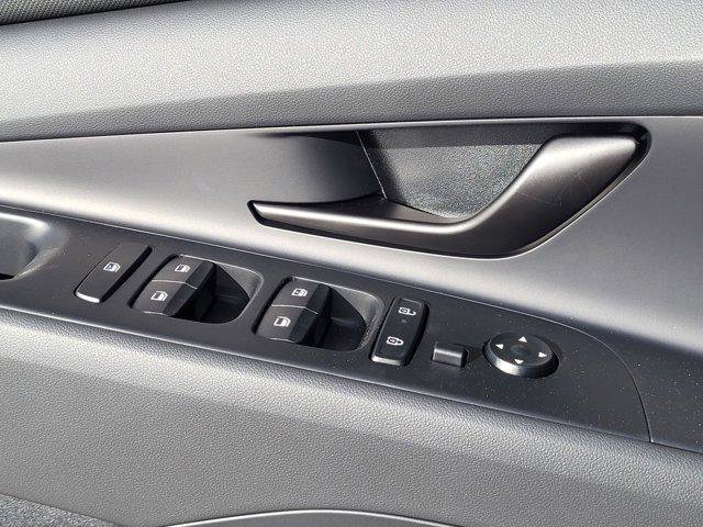 New 2025 Hyundai Elantra SEL FWD image 26