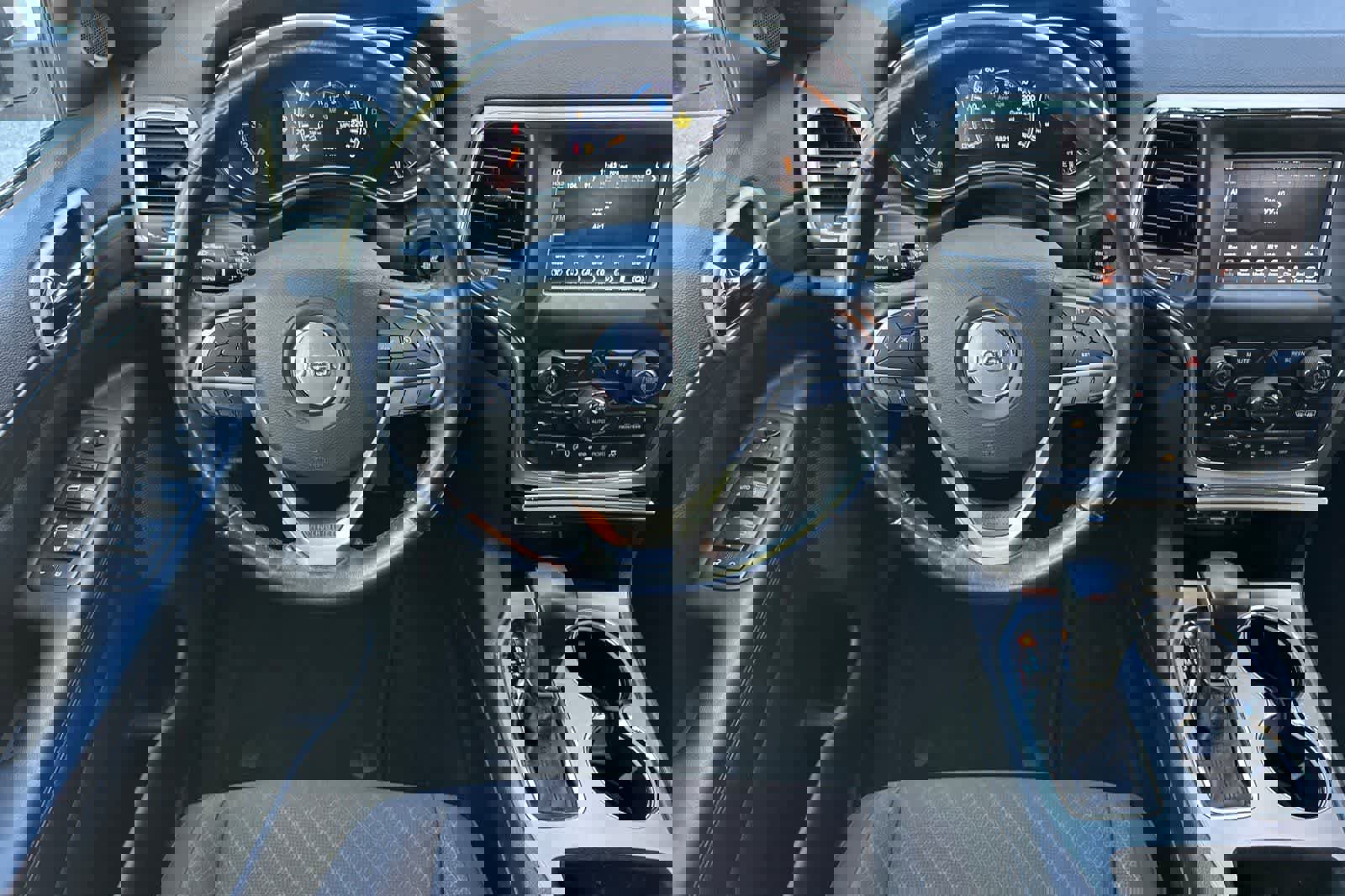 Used 2021 Jeep Grand Cherokee Laredo image 14