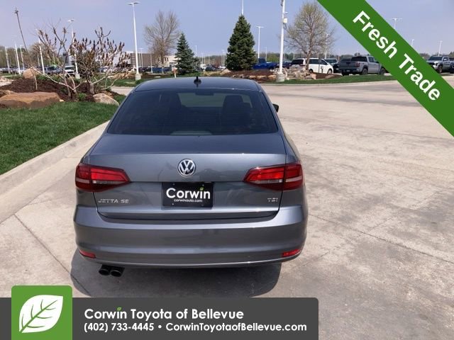 Used 2017 Volkswagen Jetta SE image 5