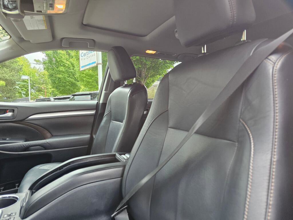 Used 2015 Toyota Highlander XLE AWD/4WD image 23